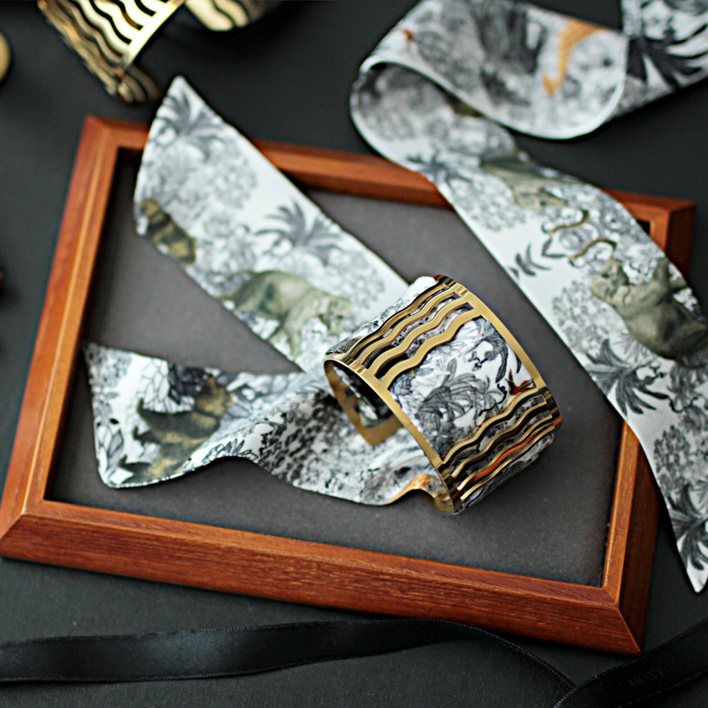 bracelet_manchette_or_&_soie_j1_3.jpg