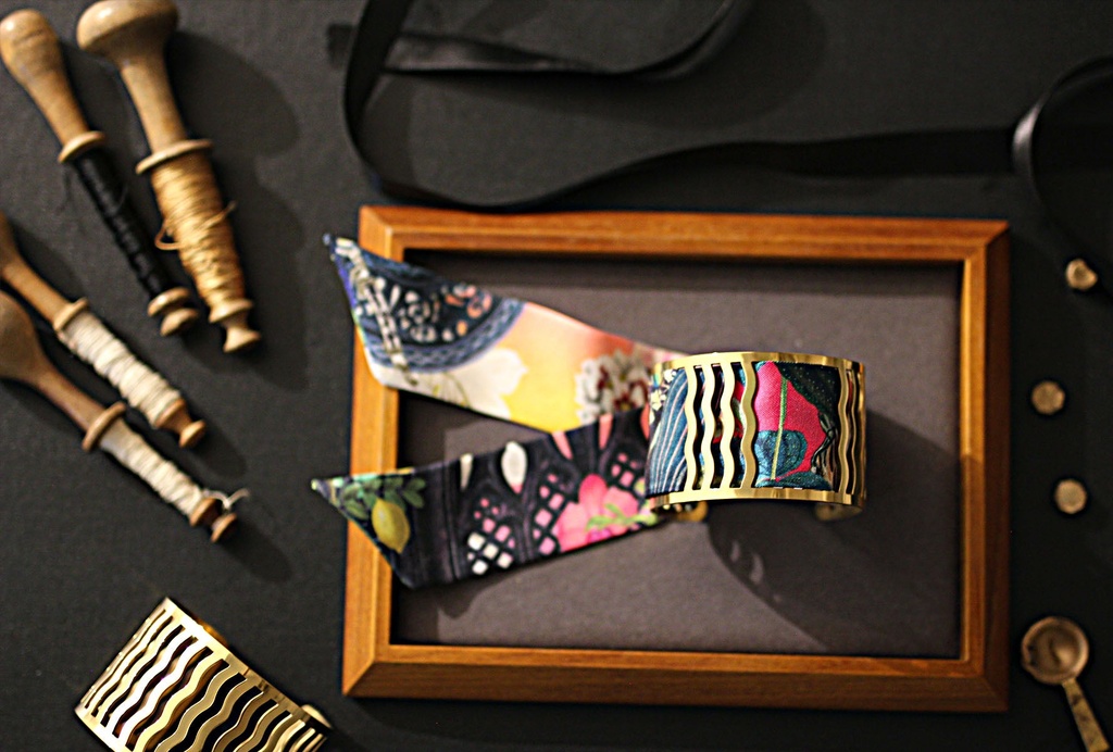 bracelet_manchette_or_&_soie_r11_2.jpg