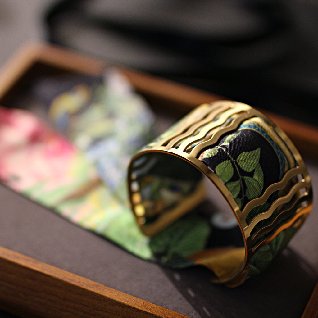 bracelet_manchette_or_&_soie_r8_6.jpg