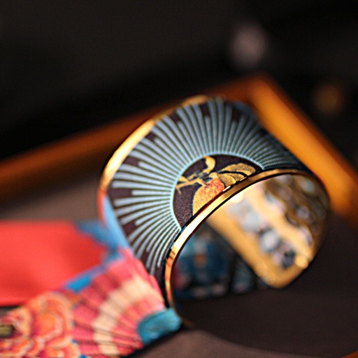bracelet_manchette_or_&_soie_r9_2.jpg
