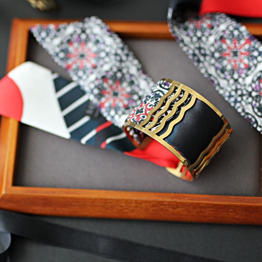 bracelet_manchette_or_&_soie_t5_2.jpg