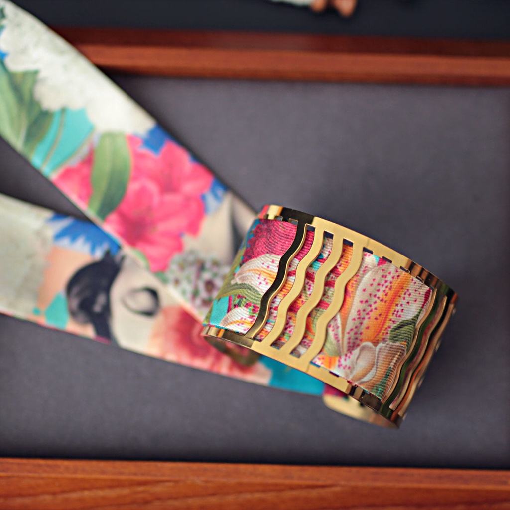 bracelet_manchette_or_&_soie_w7_3.jpg