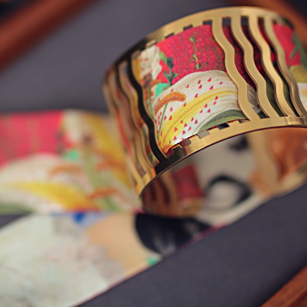 bracelet_manchette_or_&_soie_w8_3.jpg