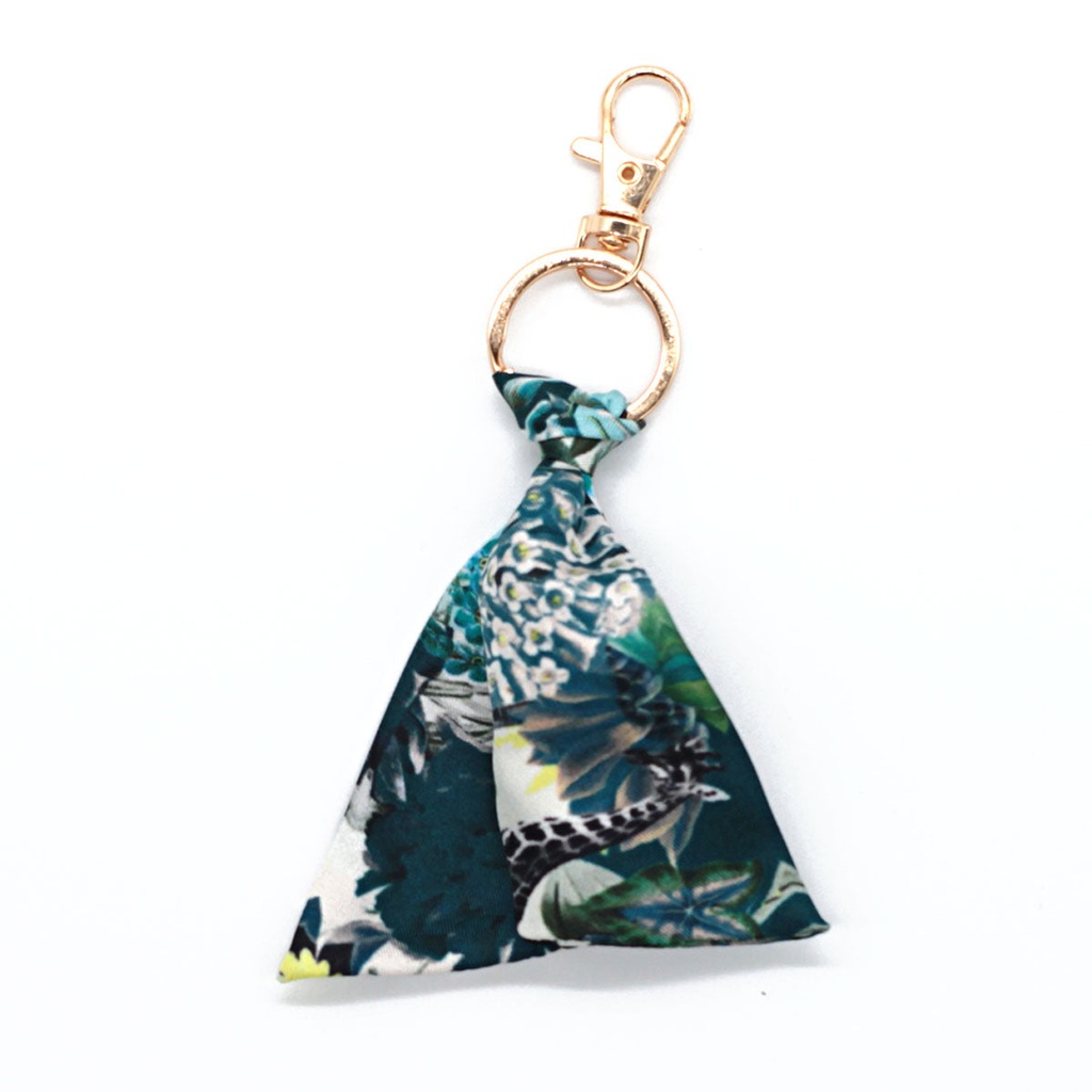 BIJOUX DE SAC EN SOIE - J11